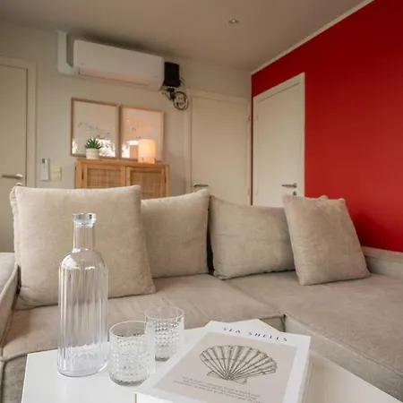 Cozy Retreat In Charming Semesterbostad *